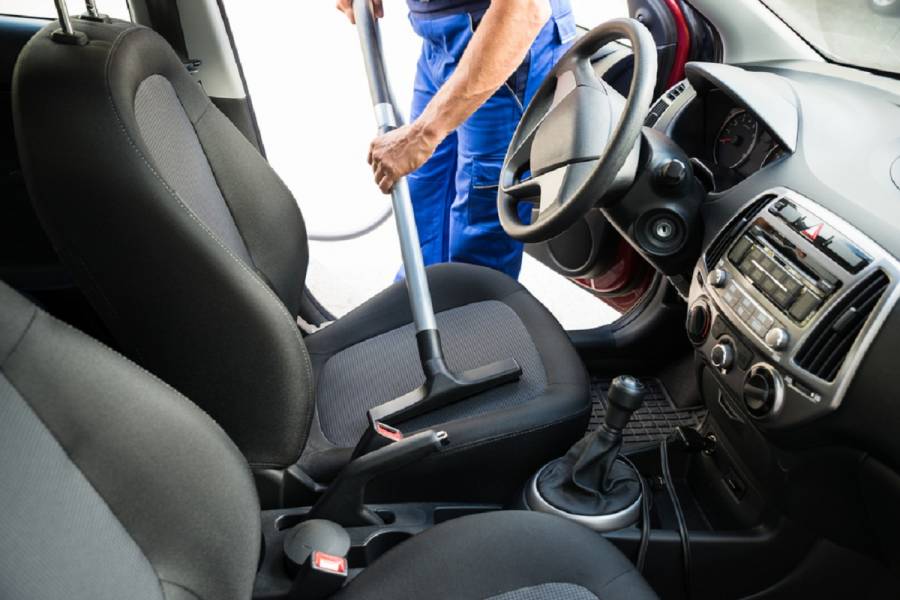 How To Perform The Car Interior Cleaning Services